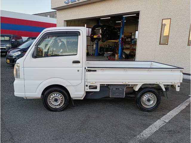 キャリイトラック ＫＣエアコン・パワステ★パートタイム４ＷＤ★オートマ車★　エアコン★パワステ★運転席＆助手席エアバック★三方開き★ライトレベライザー★アオリガード★純正ラジオ★純正バイザー★純正フロアマット★（7枚目）
