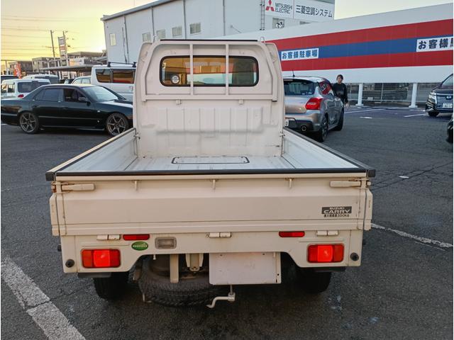 キャリイトラック ＫＣエアコン・パワステ★パートタイム４ＷＤ★オートマ車★　エアコン★パワステ★運転席＆助手席エアバック★三方開き★ライトレベライザー★アオリガード★純正ラジオ★純正バイザー★純正フロアマット★（9枚目）