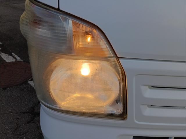 キャリイトラック ＫＣエアコン・パワステ★パートタイム４ＷＤ★オートマ車★　エアコン★パワステ★運転席＆助手席エアバック★三方開き★ライトレベライザー★アオリガード★純正ラジオ★純正バイザー★純正フロアマット★（17枚目）