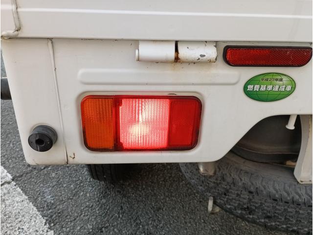 キャリイトラック ＫＣエアコン・パワステ★パートタイム４ＷＤ★オートマ車★　エアコン★パワステ★運転席＆助手席エアバック★三方開き★ライトレベライザー★アオリガード★純正ラジオ★純正バイザー★純正フロアマット★（23枚目）