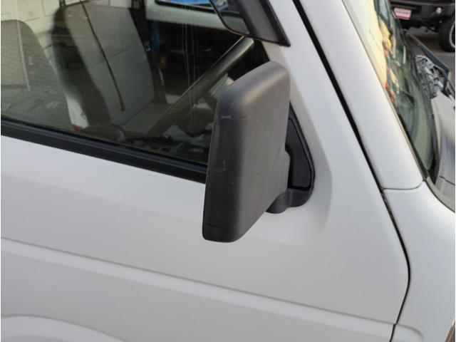 キャリイトラック ＫＣエアコン・パワステ★パートタイム４ＷＤ★オートマ車★　エアコン★パワステ★運転席＆助手席エアバック★三方開き★ライトレベライザー★アオリガード★純正ラジオ★純正バイザー★純正フロアマット★（28枚目）