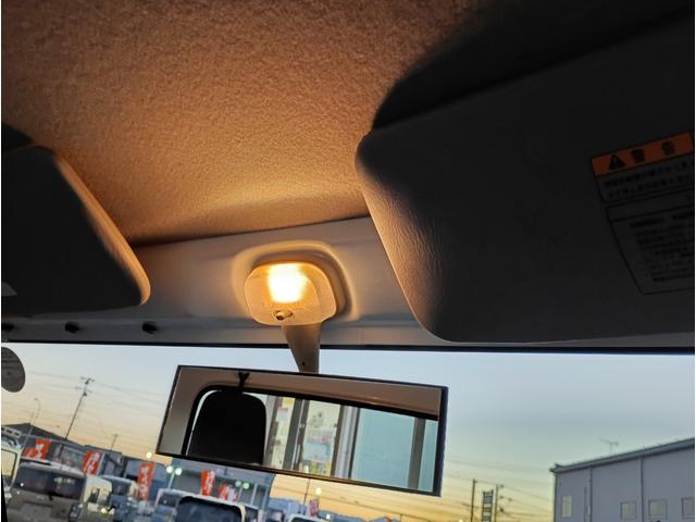 キャリイトラック ＫＣエアコン・パワステ★パートタイム４ＷＤ★オートマ車★　エアコン★パワステ★運転席＆助手席エアバック★三方開き★ライトレベライザー★アオリガード★純正ラジオ★純正バイザー★純正フロアマット★（36枚目）