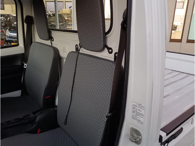 キャリイトラック ＫＣエアコン・パワステ★パートタイム４ＷＤ★オートマ車★　エアコン★パワステ★運転席＆助手席エアバック★三方開き★ライトレベライザー★アオリガード★純正ラジオ★純正バイザー★純正フロアマット★（39枚目）