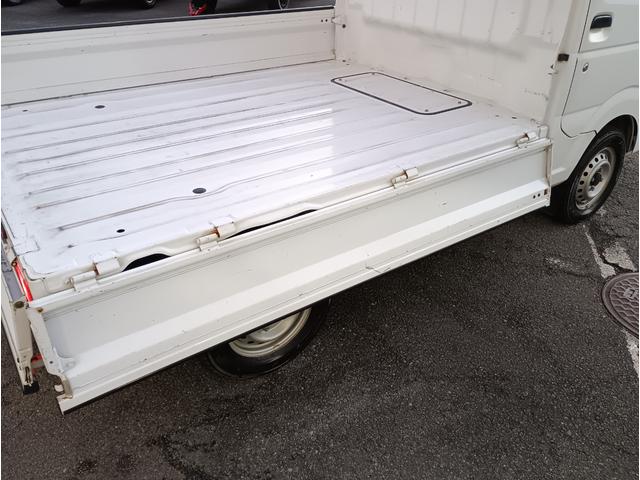 キャリイトラック ＫＣエアコン・パワステ★パートタイム４ＷＤ★オートマ車★　エアコン★パワステ★運転席＆助手席エアバック★三方開き★ライトレベライザー★アオリガード★純正ラジオ★純正バイザー★純正フロアマット★（49枚目）