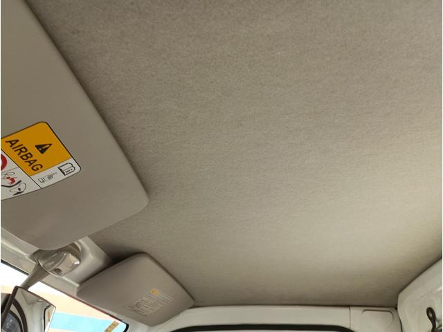 キャリイトラック ＫＣエアコン・パワステ★パートタイム４ＷＤ★オートマ車★　エアコン★パワステ★運転席＆助手席エアバック★三方開き★ライトレベライザー★アオリガード★純正ラジオ★純正バイザー★純正フロアマット★（58枚目）