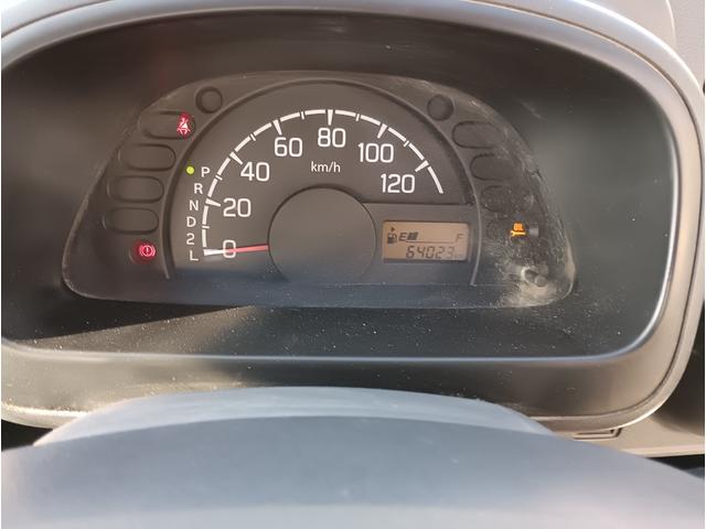 キャリイトラック ＫＣエアコン・パワステ★パートタイム４ＷＤ★オートマ車★　エアコン★パワステ★運転席＆助手席エアバック★三方開き★ライトレベライザー★アオリガード★純正ラジオ★純正バイザー★純正フロアマット★（69枚目）