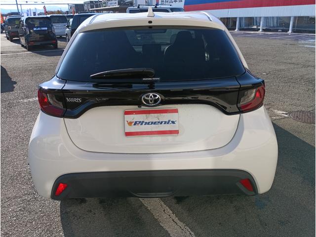 ヤリス X★純正メモリーナビ★バックカメラ★車線逸脱警報★ オートライト★オートハイビーム★オート格納ミラー★インフォメーションディスプレイ★SOSコール★ライトレベライザー★ビルトインETC★Bluetooth再生★ラジオ★USB接続★(9枚目)