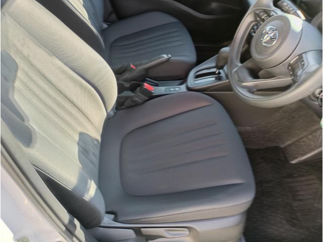 ヤリス X★純正メモリーナビ★バックカメラ★車線逸脱警報★ オートライト★オートハイビーム★オート格納ミラー★インフォメーションディスプレイ★SOSコール★ライトレベライザー★ビルトインETC★Bluetooth再生★ラジオ★USB接続★(30枚目)