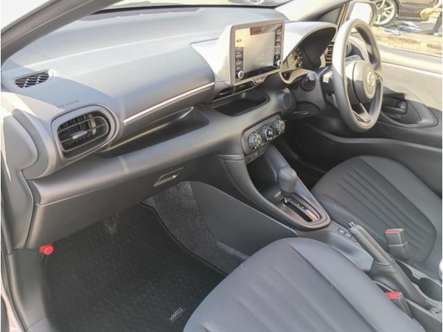 ヤリス X★純正メモリーナビ★バックカメラ★車線逸脱警報★ オートライト★オートハイビーム★オート格納ミラー★インフォメーションディスプレイ★SOSコール★ライトレベライザー★ビルトインETC★Bluetooth再生★ラジオ★USB接続★(31枚目)