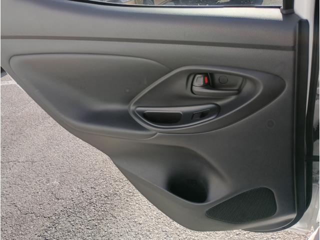 ヤリス X★純正メモリーナビ★バックカメラ★車線逸脱警報★ オートライト★オートハイビーム★オート格納ミラー★インフォメーションディスプレイ★SOSコール★ライトレベライザー★ビルトインETC★Bluetooth再生★ラジオ★USB接続★(39枚目)