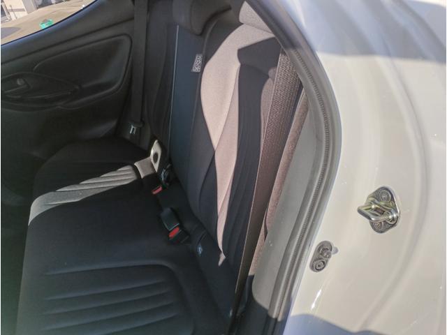 ヤリス X★純正メモリーナビ★バックカメラ★車線逸脱警報★ オートライト★オートハイビーム★オート格納ミラー★インフォメーションディスプレイ★SOSコール★ライトレベライザー★ビルトインETC★Bluetooth再生★ラジオ★USB接続★(40枚目)