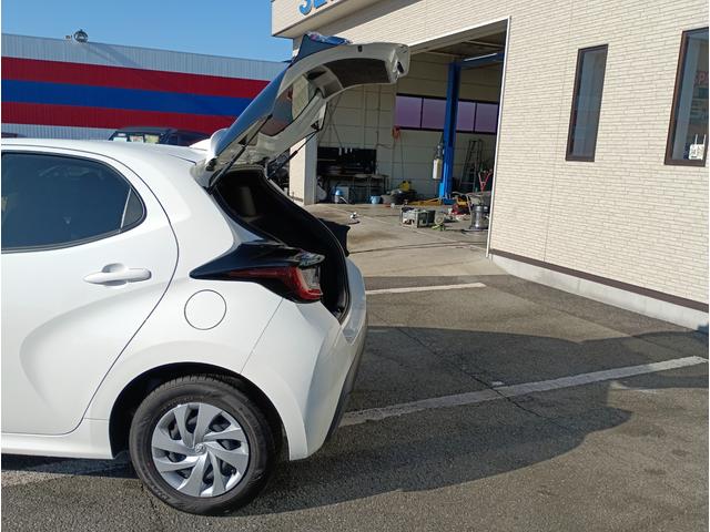 ヤリス X★純正メモリーナビ★バックカメラ★車線逸脱警報★ オートライト★オートハイビーム★オート格納ミラー★インフォメーションディスプレイ★SOSコール★ライトレベライザー★ビルトインETC★Bluetooth再生★ラジオ★USB接続★(47枚目)