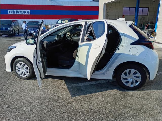 ヤリス X★純正メモリーナビ★バックカメラ★車線逸脱警報★ オートライト★オートハイビーム★オート格納ミラー★インフォメーションディスプレイ★SOSコール★ライトレベライザー★ビルトインETC★Bluetooth再生★ラジオ★USB接続★(48枚目)