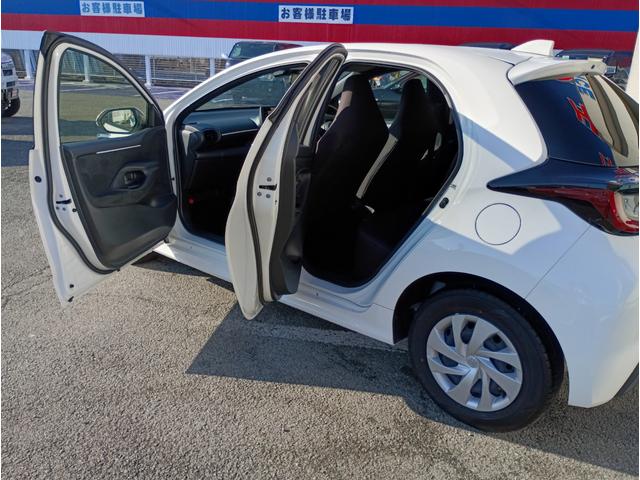 ヤリス X★純正メモリーナビ★バックカメラ★車線逸脱警報★ オートライト★オートハイビーム★オート格納ミラー★インフォメーションディスプレイ★SOSコール★ライトレベライザー★ビルトインETC★Bluetooth再生★ラジオ★USB接続★(49枚目)