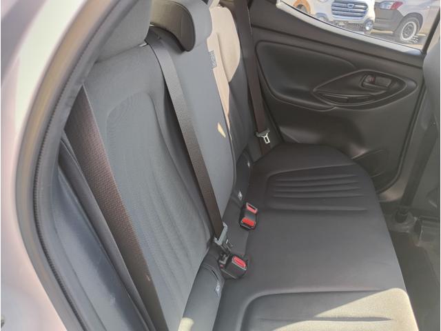 ヤリス X★純正メモリーナビ★バックカメラ★車線逸脱警報★ オートライト★オートハイビーム★オート格納ミラー★インフォメーションディスプレイ★SOSコール★ライトレベライザー★ビルトインETC★Bluetooth再生★ラジオ★USB接続★(52枚目)