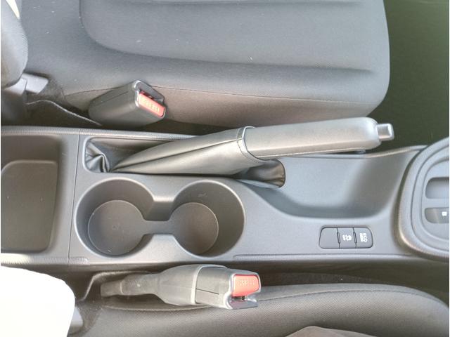 ヤリス X★純正メモリーナビ★バックカメラ★車線逸脱警報★ オートライト★オートハイビーム★オート格納ミラー★インフォメーションディスプレイ★SOSコール★ライトレベライザー★ビルトインETC★Bluetooth再生★ラジオ★USB接続★(56枚目)