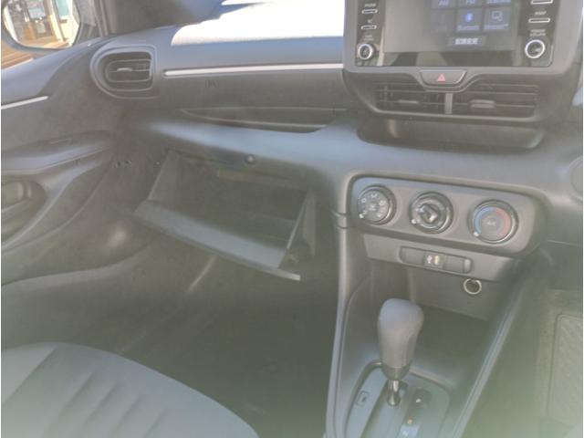 ヤリス X★純正メモリーナビ★バックカメラ★車線逸脱警報★ オートライト★オートハイビーム★オート格納ミラー★インフォメーションディスプレイ★SOSコール★ライトレベライザー★ビルトインETC★Bluetooth再生★ラジオ★USB接続★(70枚目)