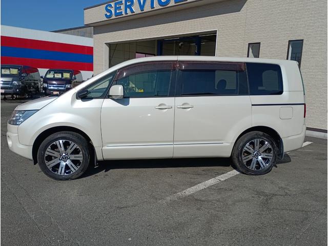 デリカD:5 G パワーパッケージ★純正HDDナビ★フルセグTV★両側パワ ―スライドドア★HIDオートライト★フォグ★クルーズコントロール★革巻ステアリング★パドルシフト★ウィンカーミラー★バックカメラ★ビルトインETC★CD,DVD再生★取説・ナビ取説有ります★(6枚目)