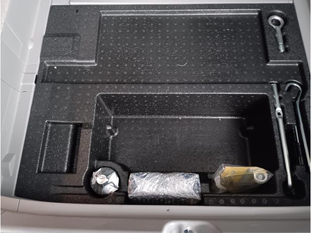 インサイト Ｌ★純正ＨＤＤインターナビ★バックカメラ★ステアリングリモコ　ン★ドライブレコーダー★ＨＩＤオートライト★革巻ステアリング★インフォメーションディスプレイ★コンフォートビューパッケージ★電動ポール★フルセグＴＶ★ＣＤ，ＤＶＤ再生★キーレスキー★ＥＣＯＮ★（36枚目）