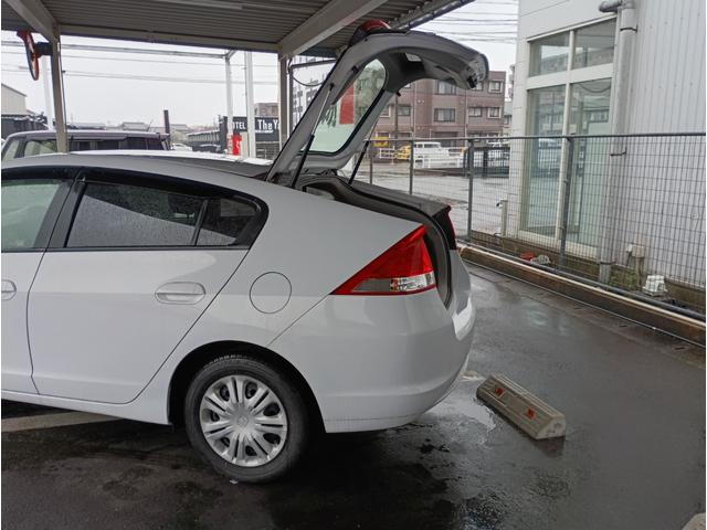 インサイト Ｌ★純正ＨＤＤインターナビ★バックカメラ★ステアリングリモコ　ン★ドライブレコーダー★ＨＩＤオートライト★革巻ステアリング★インフォメーションディスプレイ★コンフォートビューパッケージ★電動ポール★フルセグＴＶ★ＣＤ，ＤＶＤ再生★キーレスキー★ＥＣＯＮ★（37枚目）