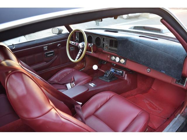 シボレーカマロ 　Ｚ２８　４速ミッション　リビルトＳ／Ｂ　シェビン　社外マフラー　Ｗｅｌｄホイール　Ｎｅｗインテリア　ハーストシフト（10枚目）