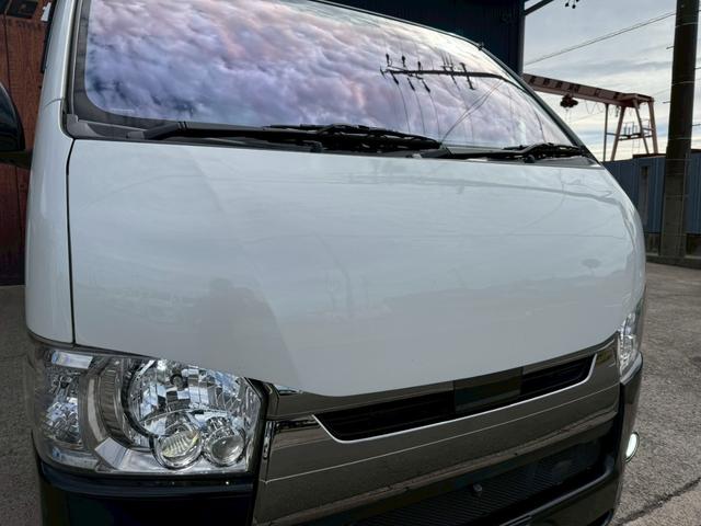 ハイエースバン スーパーGL ダークプライムII バッドフェイス/フルエアロ/ローダウン/18AW/LEDヘッドランプ/地デジSDナビ/Bカメラ/デジタルインナーミラー/スマートキー/リアスタビライザー/社外ショックアブソーバー/スモークフィルム(10枚目)