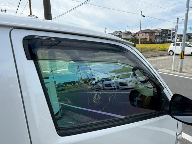 ハイエースバン スーパーGL ダークプライムII バッドフェイス/フルエアロ/ローダウン/18AW/LEDヘッドランプ/地デジSDナビ/Bカメラ/デジタルインナーミラー/スマートキー/リアスタビライザー/社外ショックアブソーバー/スモークフィルム(19枚目)