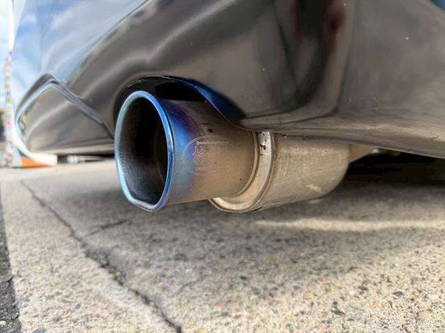 ハイエースバン スーパーGL ダークプライムII バッドフェイス/フルエアロ/ローダウン/18AW/LEDヘッドランプ/地デジSDナビ/Bカメラ/デジタルインナーミラー/スマートキー/リアスタビライザー/社外ショックアブソーバー/スモークフィルム(28枚目)