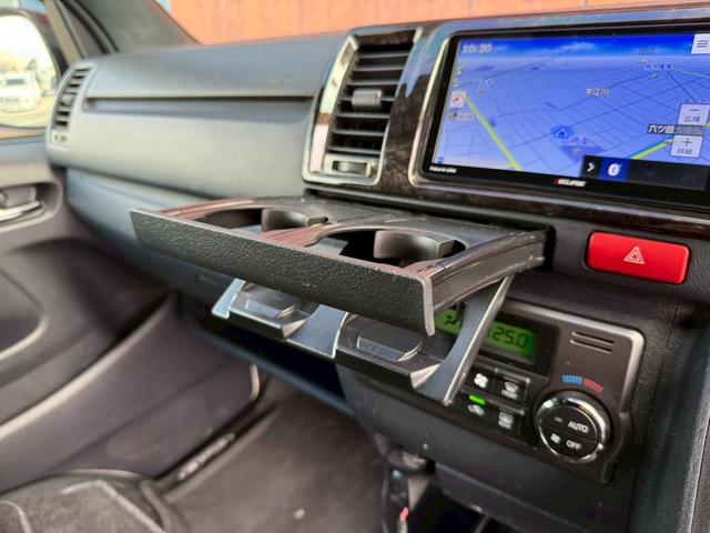 ハイエースバン スーパーGL ダークプライムII バッドフェイス/フルエアロ/ローダウン/18AW/LEDヘッドランプ/地デジSDナビ/Bカメラ/デジタルインナーミラー/スマートキー/リアスタビライザー/社外ショックアブソーバー/スモークフィルム(38枚目)