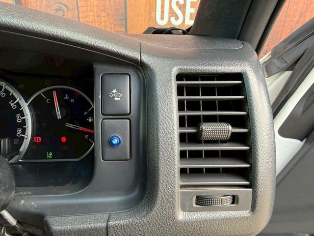 ハイエースバン スーパーGL ダークプライムII バッドフェイス/フルエアロ/ローダウン/18AW/LEDヘッドランプ/地デジSDナビ/Bカメラ/デジタルインナーミラー/スマートキー/リアスタビライザー/社外ショックアブソーバー/スモークフィルム(43枚目)