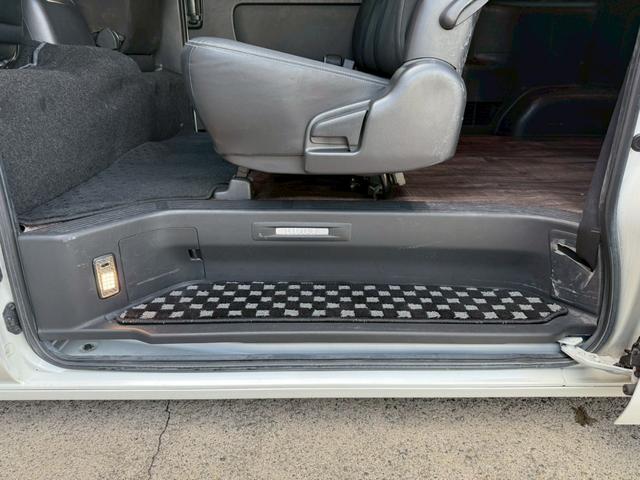 ハイエースバン スーパーGL ダークプライムII バッドフェイス/フルエアロ/ローダウン/18AW/LEDヘッドランプ/地デジSDナビ/Bカメラ/デジタルインナーミラー/スマートキー/リアスタビライザー/社外ショックアブソーバー/スモークフィルム(52枚目)