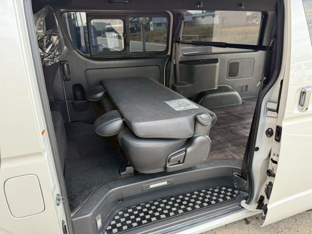 ハイエースバン スーパーGL ダークプライムII バッドフェイス/フルエアロ/ローダウン/18AW/LEDヘッドランプ/地デジSDナビ/Bカメラ/デジタルインナーミラー/スマートキー/リアスタビライザー/社外ショックアブソーバー/スモークフィルム(53枚目)