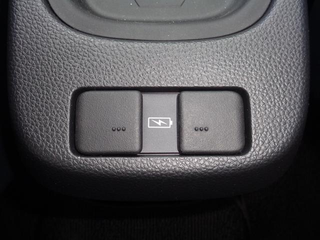 フィット e:HEVクロスター 純正8インチCONNECTナビ ホンダセンシング ETC LEDヘッドライト スマートキー ワンセグTV 衝突回避システム フルオートエアコン 前後センサー エアバッグ サイドエアバック VSA(26枚目)