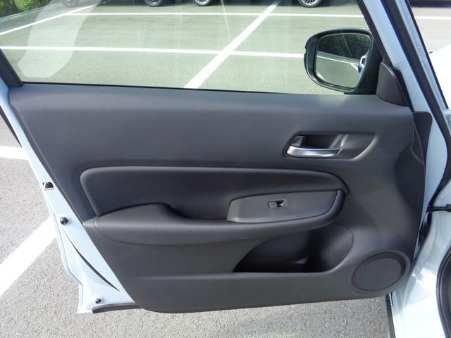 フィット e:HEVクロスター 純正8インチCONNECTナビ ホンダセンシング ETC LEDヘッドライト スマートキー ワンセグTV 衝突回避システム フルオートエアコン 前後センサー エアバッグ サイドエアバック VSA(28枚目)