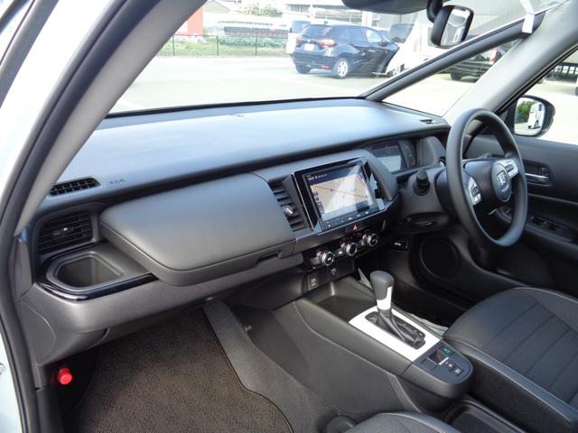 フィット e:HEVクロスター 純正8インチCONNECTナビ ホンダセンシング ETC LEDヘッドライト スマートキー ワンセグTV 衝突回避システム フルオートエアコン 前後センサー エアバッグ サイドエアバック VSA(29枚目)