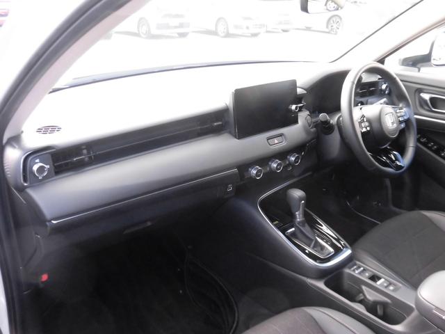 ヴェゼル ｅ：ＨＥＶＺ　純正９インチコネクトディスプレイ　ＥＴＣ　シートヒーター　サイドカーテンエアバッグ　Ｂｌｕｅｔｏｏｔｈオーディオ　リアカメラ　衝突回避支援ブレーキ機能　スマキ　Ｐトランク　フルオートエアコン　Ｄレコ（23枚目）