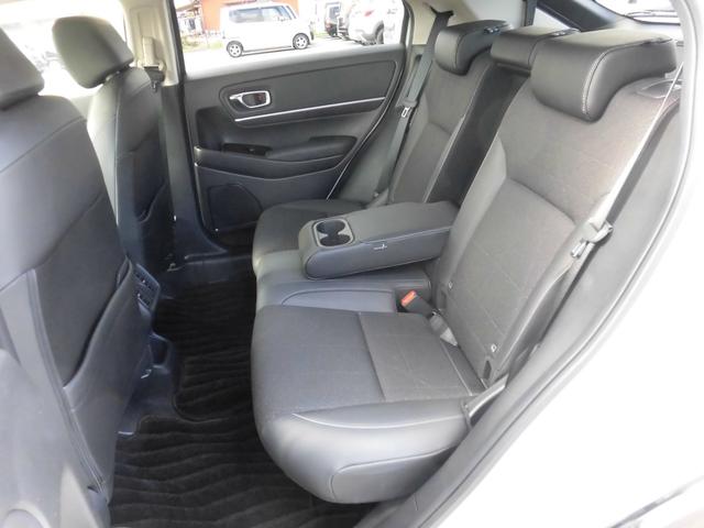 ヴェゼル ｅ：ＨＥＶＺ　純正９インチコネクトディスプレイ　ＥＴＣ　シートヒーター　サイドカーテンエアバッグ　Ｂｌｕｅｔｏｏｔｈオーディオ　リアカメラ　衝突回避支援ブレーキ機能　スマキ　Ｐトランク　フルオートエアコン　Ｄレコ（47枚目）