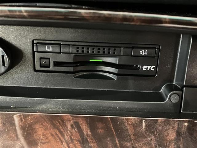 ハイブリッド　Ｇパッケージ　ＬＥＤ　地デジＴＶ　１オーナー車　ＡＣ　ナビＴＶ　バックＭ　パワーウィンドウ　キーフリー　ＤＶＤ　カーテンエアバック　ＡＵＸ　クルーズＣ　横滑防止装置　スマートエントリー　ＡＢＳ　パワステ　ＨＤＤナビ(21枚目)