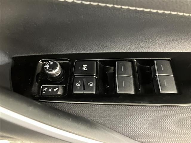 カローラツーリング ハイブリッド　Ｓ　インテリジェントクリアランスソナー　Ｒカメラ　ＡＡＣ　ＬＥＤライト　メディアプレイヤー接続　横滑防止装置　整備記録簿　クルコン　ＥＴＣ車載器　キーフリーシステム　スマートキー　カーテンエアバック（31枚目）