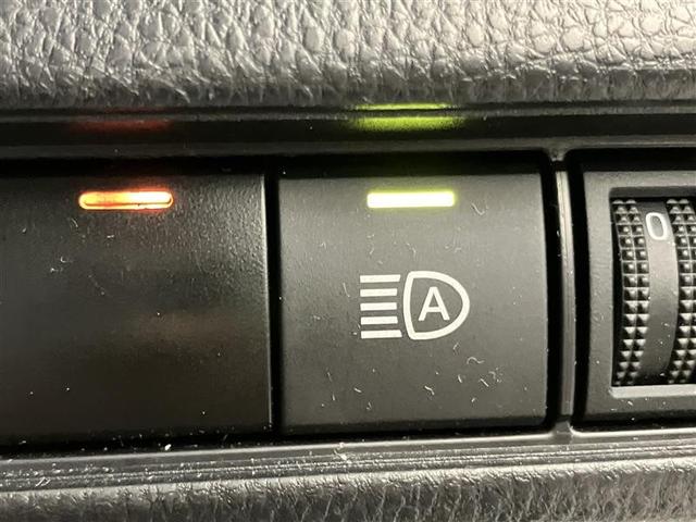 プリウス Ｚ　リアカメラ　プリクラッシュ　本革　メモリナビ　ＬＥＤランプ　ナビ・ＴＶ　オートクルーズ　アルミホイール　ＡＣ　運転席エアバッグ　横滑り防止装置　ＥＴＣ付　パワーウインドウ　キーレス　ＡＢＳ　パワステ（27枚目）