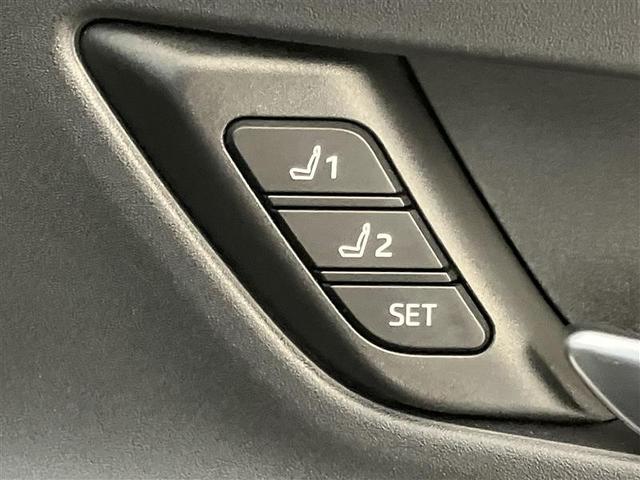 プリウス Ｚ　リアカメラ　プリクラッシュ　本革　メモリナビ　ＬＥＤランプ　ナビ・ＴＶ　オートクルーズ　アルミホイール　ＡＣ　運転席エアバッグ　横滑り防止装置　ＥＴＣ付　パワーウインドウ　キーレス　ＡＢＳ　パワステ（32枚目）