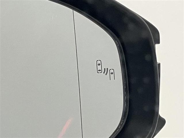 プリウス Ｚ　リアカメラ　プリクラッシュ　本革　メモリナビ　ＬＥＤランプ　ナビ・ＴＶ　オートクルーズ　アルミホイール　ＡＣ　運転席エアバッグ　横滑り防止装置　ＥＴＣ付　パワーウインドウ　キーレス　ＡＢＳ　パワステ（33枚目）