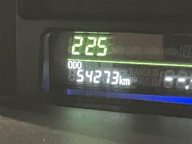 プリウスアルファ Ｇ　チューン　ブラック　ＬＥＤヘッドライト　オートエアコン　メモリーナビ　オートクルーズコントロール　パワーステアリング　地デジ　パワーウィンドウ　ＥＴＣ　ＡＷ　ＡＢＳ　ナビＴＶ　横滑り防止機能　カーテンエアバック　キーレス（12枚目）