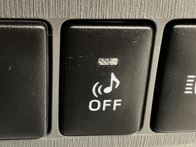 プリウスアルファ Ｇ　チューン　ブラック　ＬＥＤヘッドライト　オートエアコン　メモリーナビ　オートクルーズコントロール　パワーステアリング　地デジ　パワーウィンドウ　ＥＴＣ　ＡＷ　ＡＢＳ　ナビＴＶ　横滑り防止機能　カーテンエアバック　キーレス（26枚目）