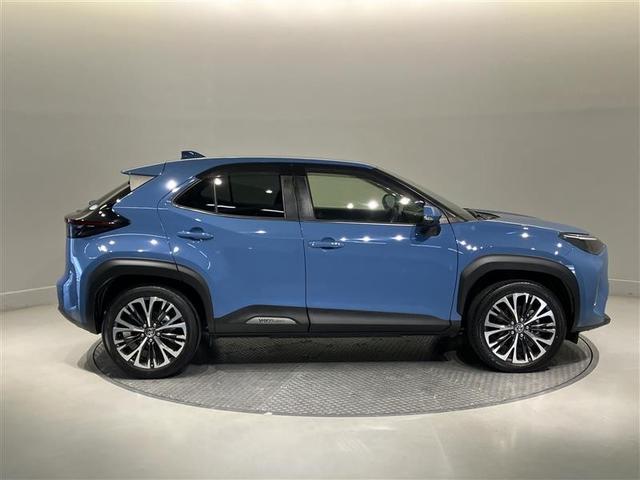 ヤリスクロス Ｚ　バックモニタ　ワンオーナ　横滑り防止システム　イモビ　カーテンエアバッグ　クルーズＣ　エアコン　スマートキ－　アルミ　キーフリー　パワステ　ダブルエアバック　ＬＥＤヘット　エアバッグ　記録簿有　ＡＢＳ（3枚目）
