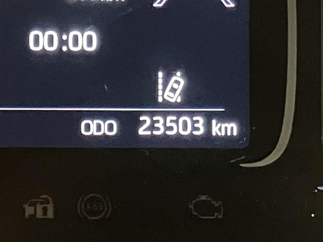 アクア Ｘ　踏み間違い防止　イモビ　ナビ＆ＴＶ　フルセグ　ＬＥＤヘッドライト　スマートキー　横滑り防止機能　キーレスエントリー　オートクルーズ　オートエアコン　元試乗車　ＥＴＣ　カーテンエアバッグ　ＡＢＳ（12枚目）