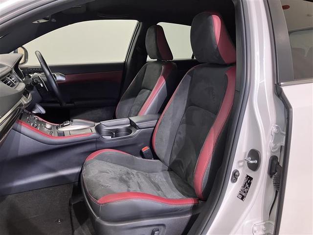 カローラ名古屋３０店舗の整備工場にて点検（車検か１２ヶ月点検）整備を行います。消耗部品５項目は新品交換！エンジンオイル・オイルエレメント・ＬＬＣ（※交換不要車の場合無し）バッテリー・ワイパーゴム