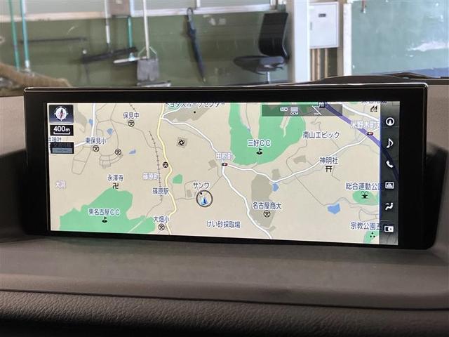 純正ナビを装備。タッチパネル式で使いやすく、お出かけもラクラクです。