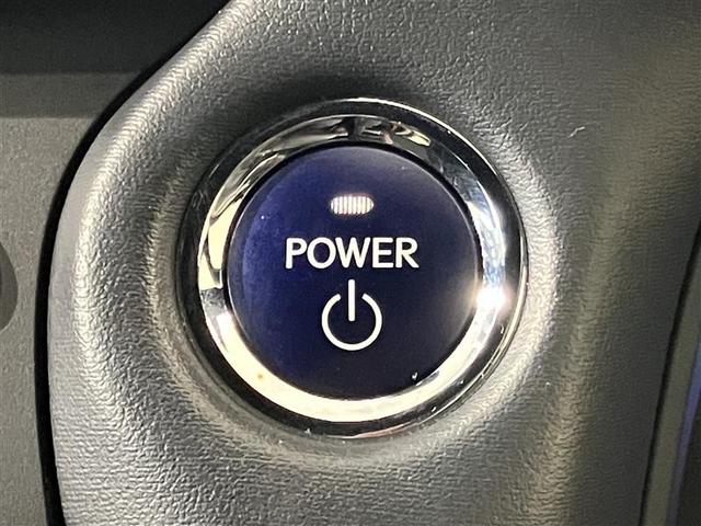 キーを取り出さずにドアを施錠＆解錠。クルマの始動も可能です。