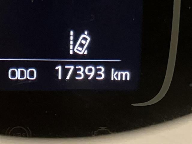 アクア Ｇ　ＶＳＣ　衝突軽減ブレーキ　メモリナビ　アイドルストップ　バックモニター　ＬＥＤ　クルーズコントロール　スマートキー　ＥＴＣ車載器　ナビ　パワーウィンドウ　イモビライザー　サイドエアバック　試乗車　ＰＳ（12枚目）